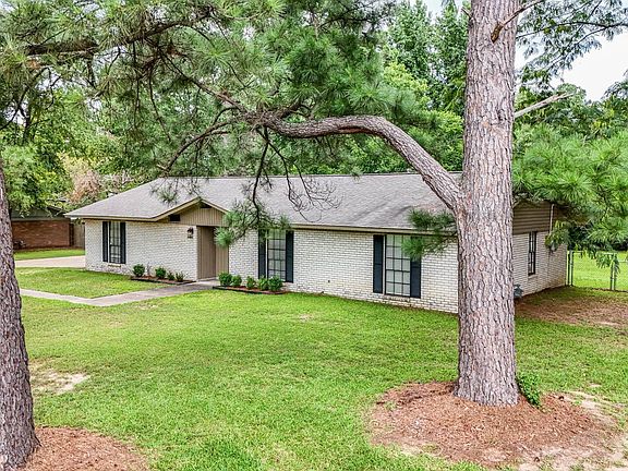 3rd image of 6408 Bel Air Dr
