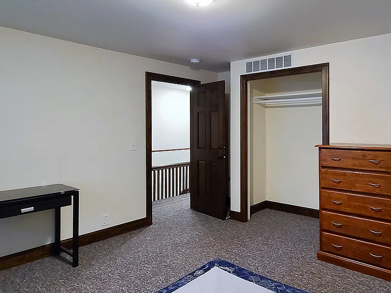 1319 Forest Ct — Photo 22