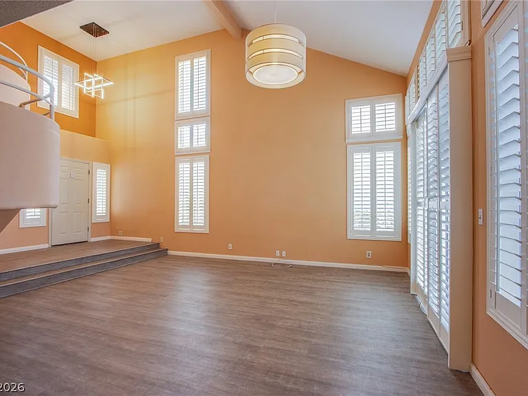5086 Mount Pleasant Ln — Photo 3
