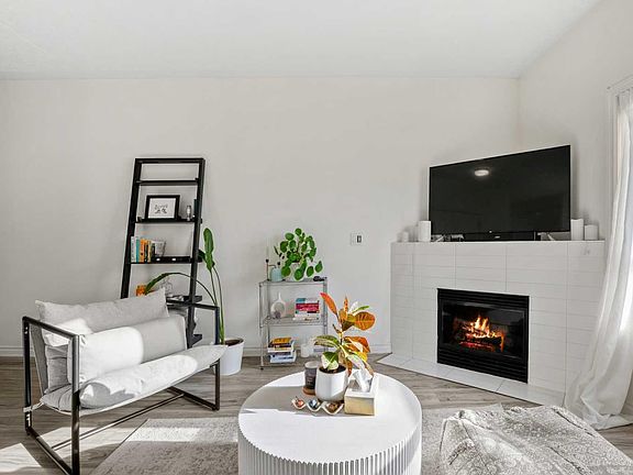 5th image of 1514 11th St SW #2106