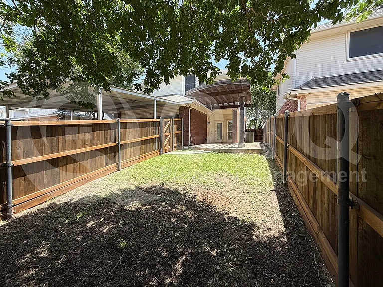 2209 Meadowstone Dr — Photo 26