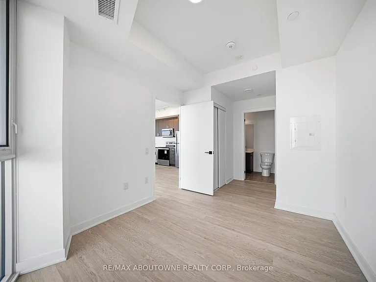 2782 Barton St E #516 — Photo 19