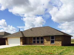 113 Breckenridge Dr, Elk City, OK 73644