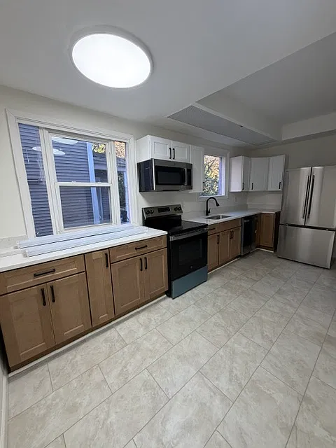 3 bed, 1440 sqft, $2,100 — Photo 3