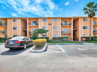 250 Palm Cir W APT 301, Hollywood, FL 33025