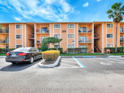 250 Palm Cir W APT 301, Hollywood, FL, 33025