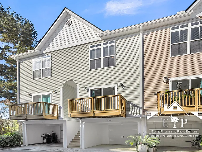 1815 Dogwood Rd #802 — Photo 1