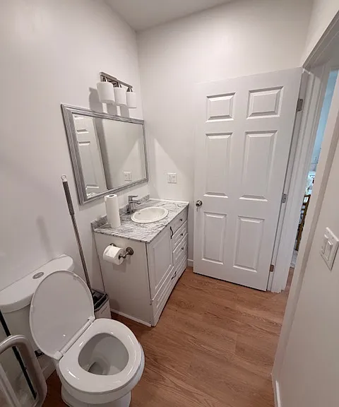 6917 Vanalden Ave — Photo 15