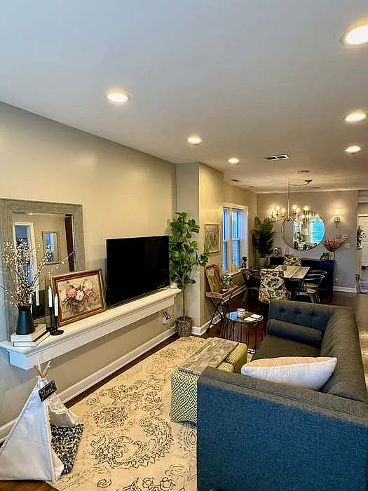 3 bed, 1200 sqft, $2,500 — Photo 2