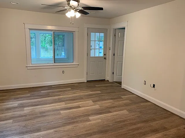2 bed, 720 sqft, $2,385 — Photo 2