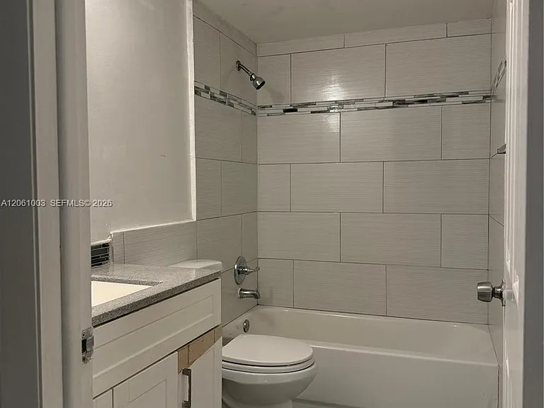 3246 N Pine Island Rd #101 — Photo 36