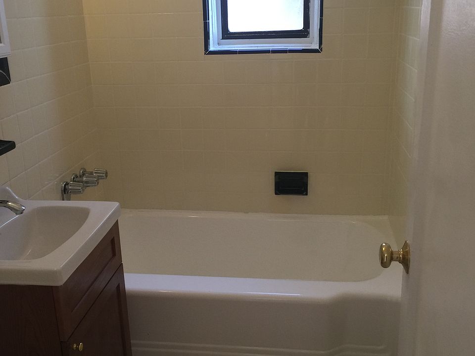 2nd image of 9302 Kings Hwy APT 2F