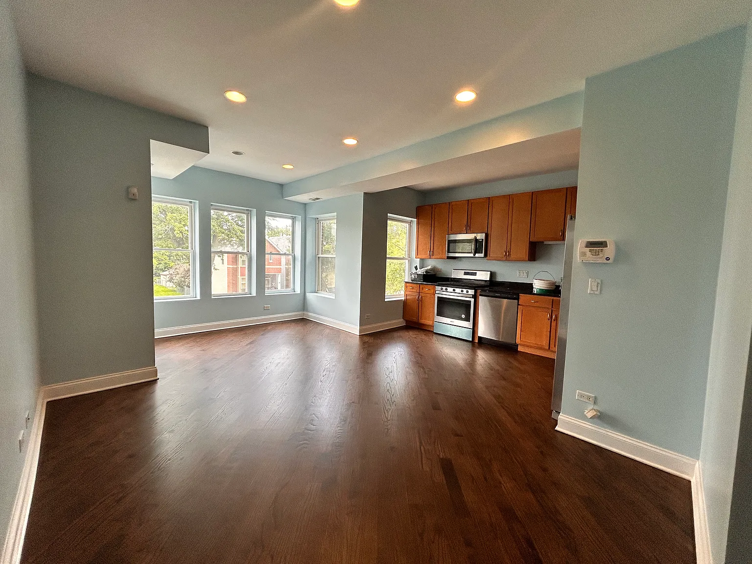 2 bed, 1.5 bath, 1200 sqft, $1,795 — Photo 3