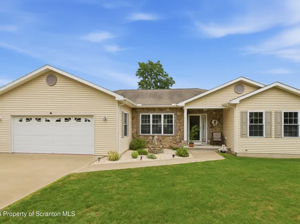 420 Callahan Dr, Jermyn, PA 18433