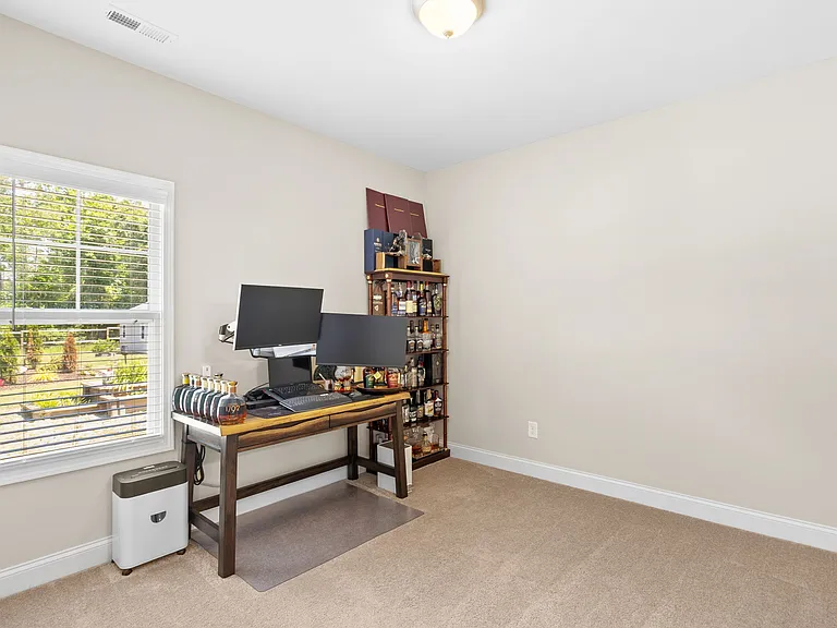 60 Melvill Ln — Photo 17