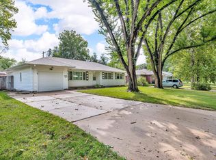 2200 SW Prairie Rd, Topeka, KS 66614