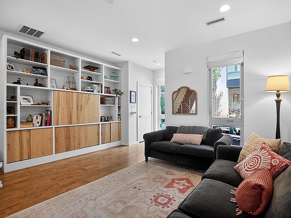 3rd image of 1234 E Oxford St