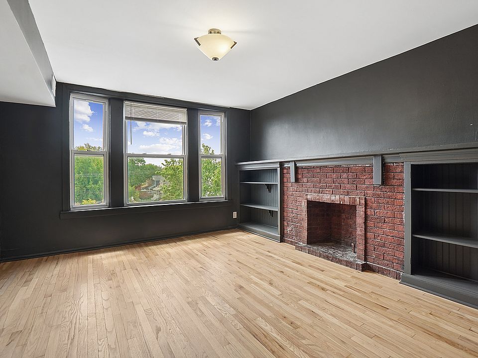1st image of 3726 W Montrose Ave #3
