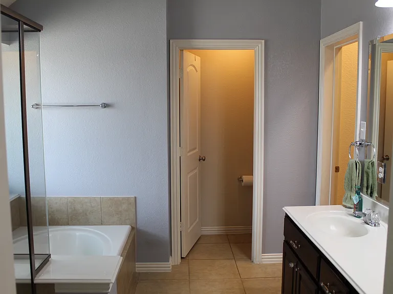 8100 Mountain Cedar Dr — Photo 16
