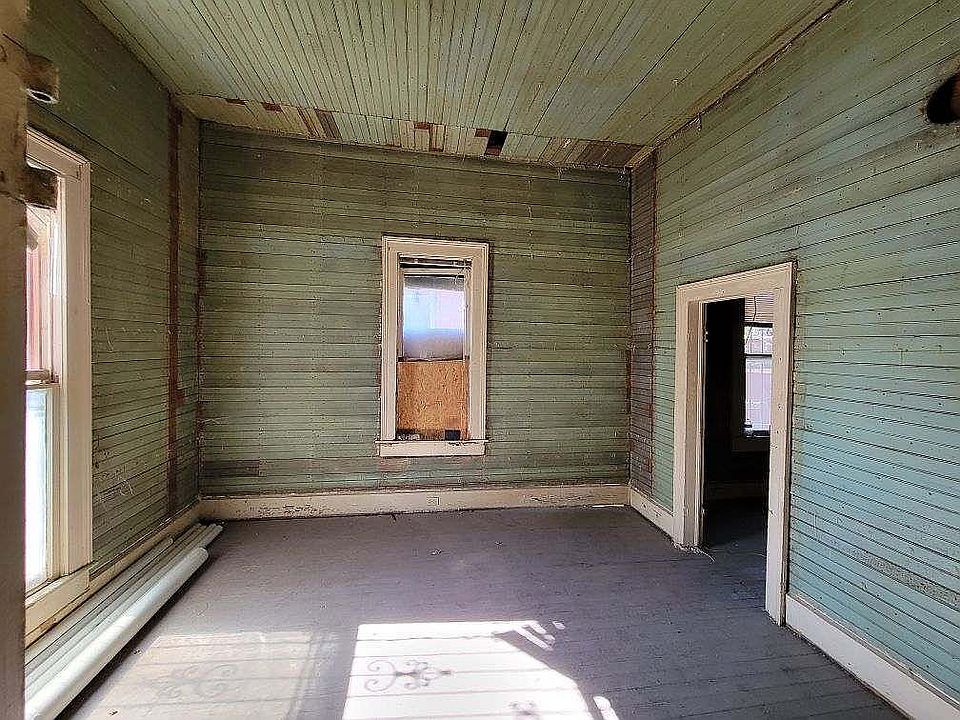 1st image of 309 Montana St