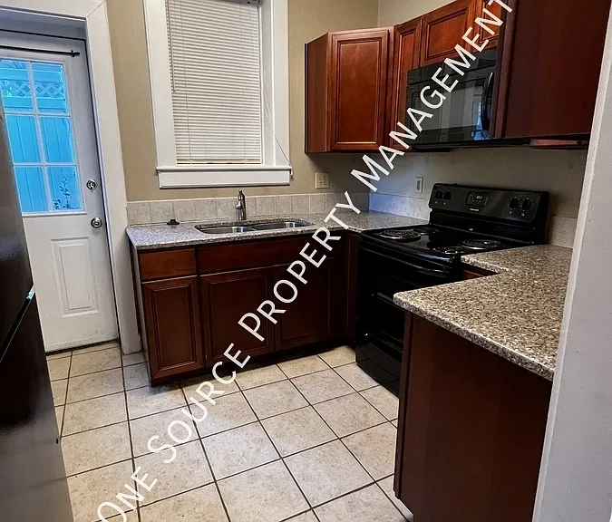 1717 W 1st St #1 — Photo 5