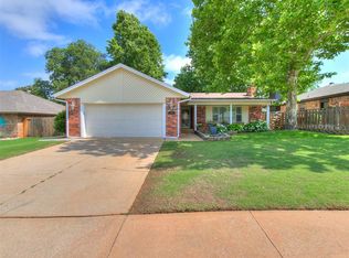 1513 E Main St, Moore, OK 73160