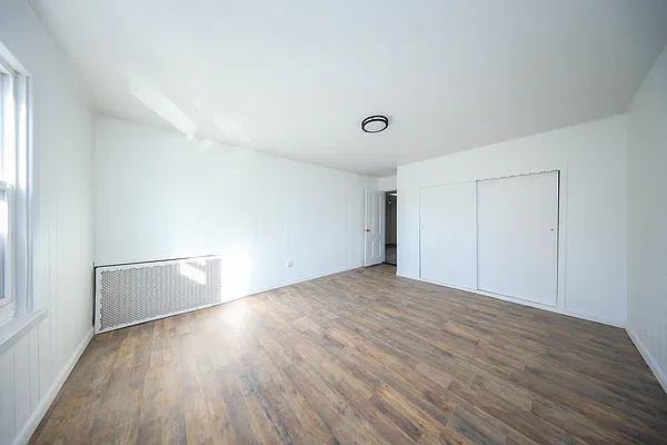 Sold by Momentum Real Estate LLC | media 12