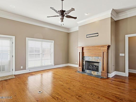 5th image of 113 Fontanelle Blvd