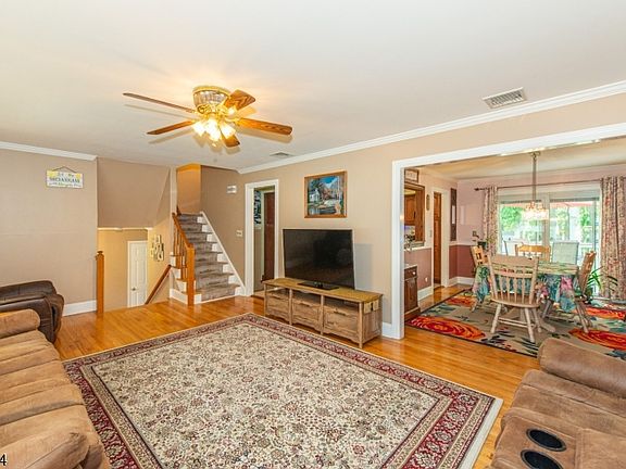 5th image of 21 Whitegate Rd