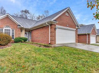 557 Deer Ridge Ln, Vinton, VA 24179