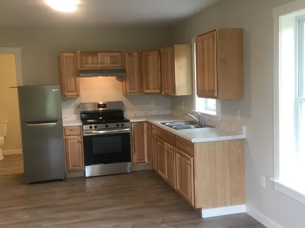 93 Riverview Dr APT 24, Johnson, VT 05656