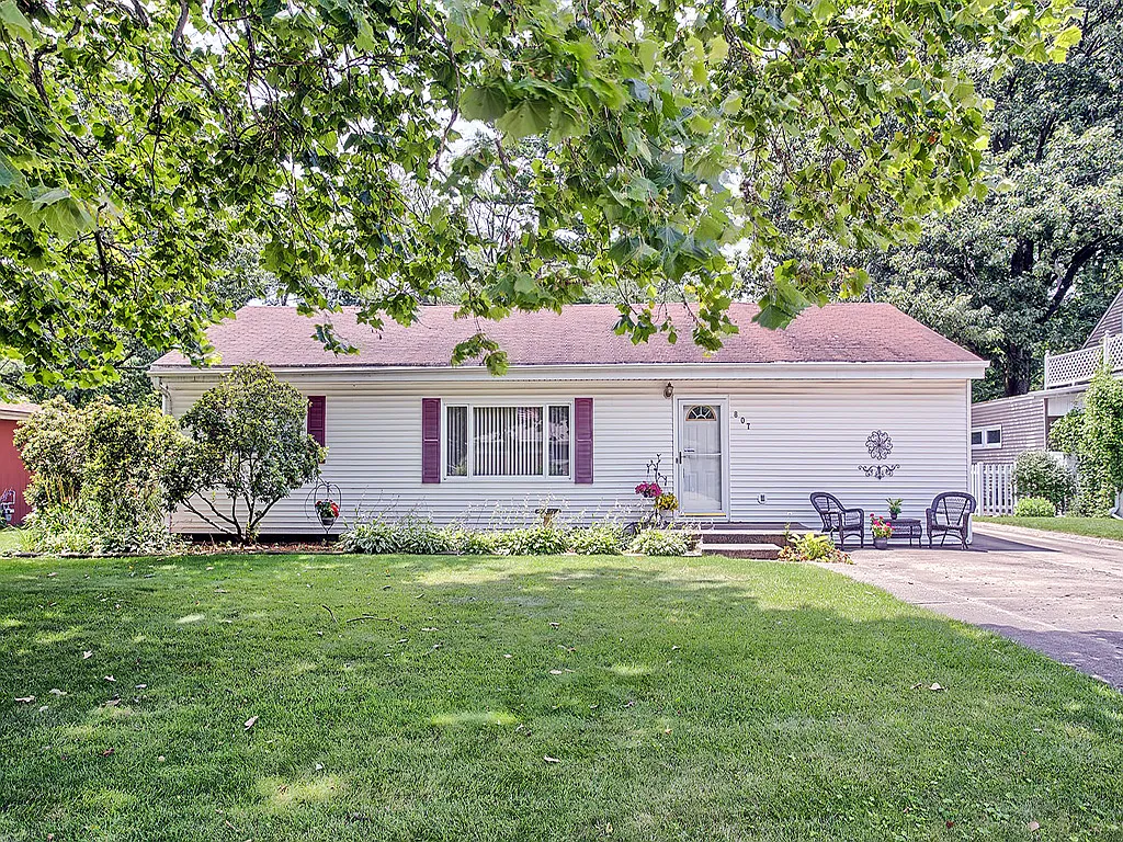807 S Victor St photo 1