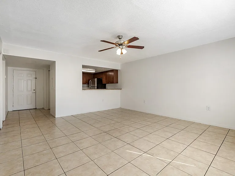 Mariner's Cove Apartments — Photo 12