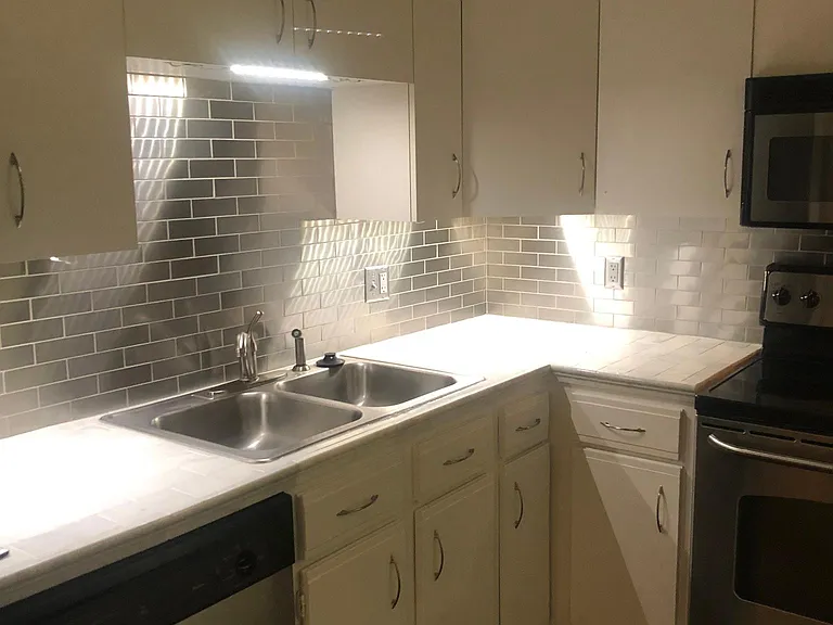 408 S Front St #306 — Photo 4