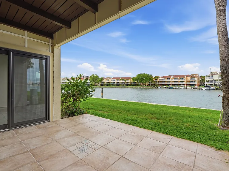 548 Plaza Seville Ct #89 — Photo 28