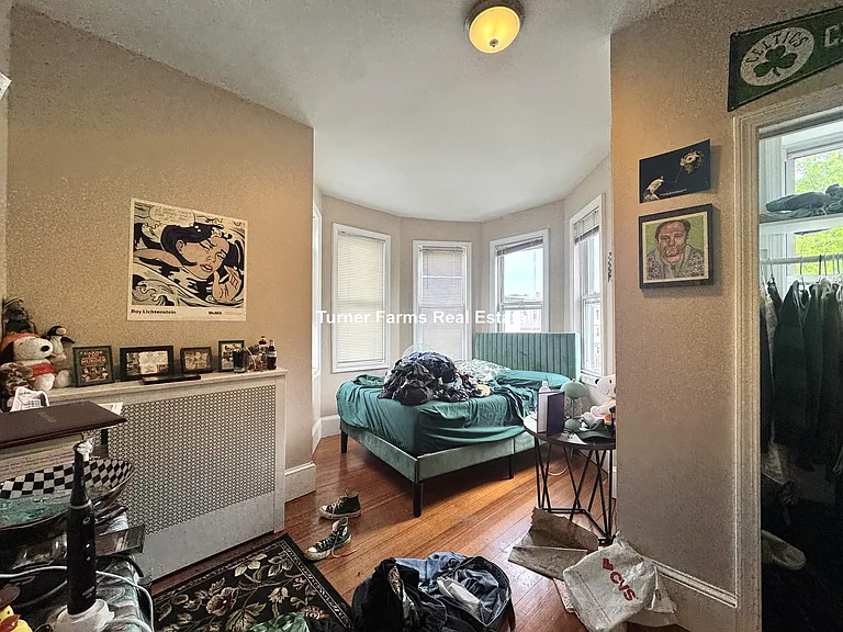 241 Maverick St — Photo 13