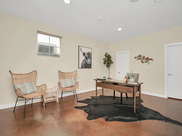 1118 Columbus St #B — Photo 6