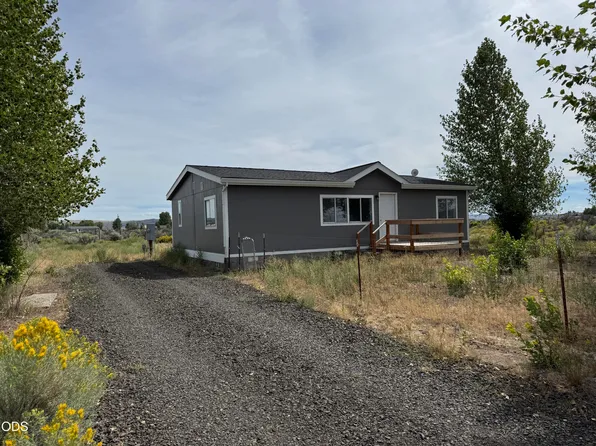 58282 N Maple Circle Rd, Christmas Valley, OR 97641