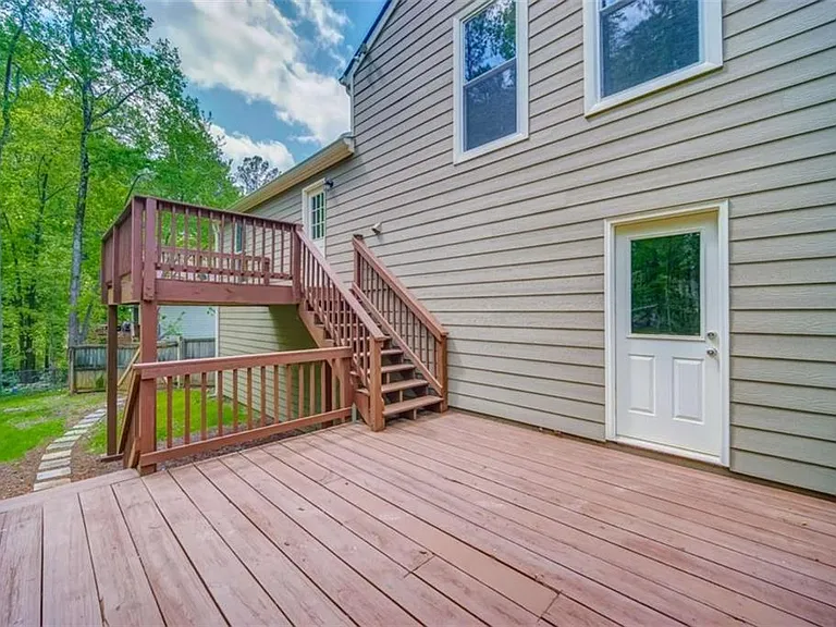 2218 Woodfern Dr — Photo 12
