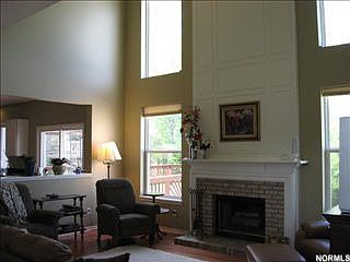 3rd image of 160 Seiberling Dr