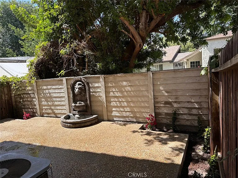 9315 Burnet Ave #113 — Photo 27