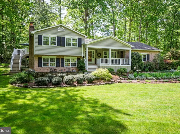 11905 Cub Ct, Fairfax Station, VA 22039