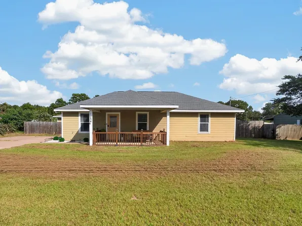 1054 Caroline Ln, Bullard, TX 75757