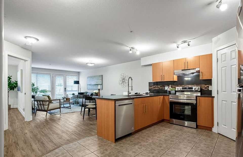 1st image of 1724 S 26th Ave SW #104