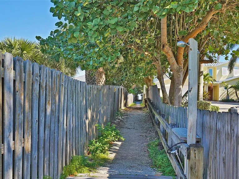 1244 Beachside Ln — Photo 23