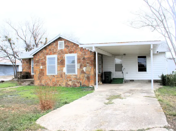 708 E Church St, San Saba, TX 76877