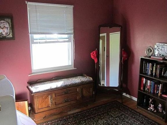 3rd image of 163 Westwood Ave