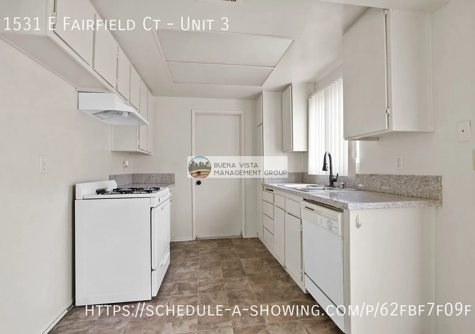2 Bedroom 1 Bath with frontyard freshly landscaped — Photo 2