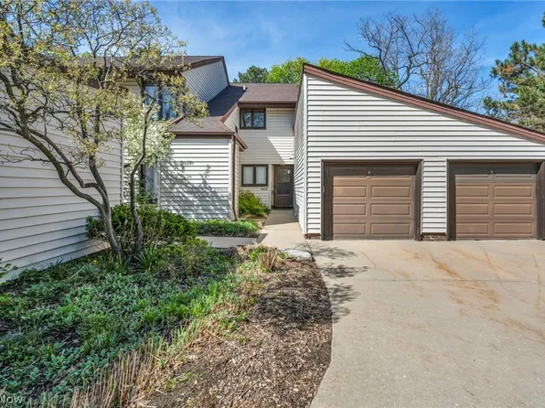 3432 Mayfield Rd, Cleveland Heights, OH 44118