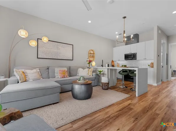 1208 N Academy Ave #3104, New Braunfels, TX 78130